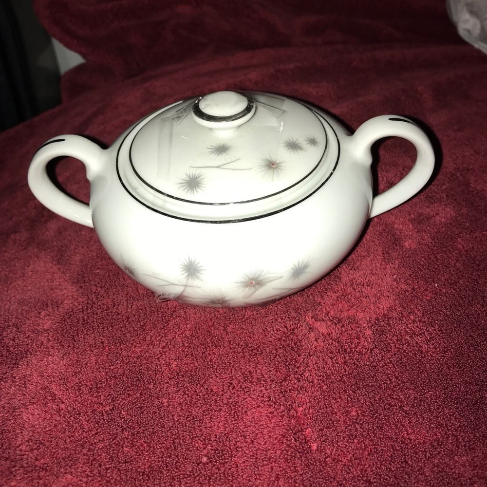 Sugar bowl